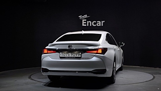 LEXUS ES300H 2024
