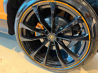 LAMBORGHINI URUS 2021