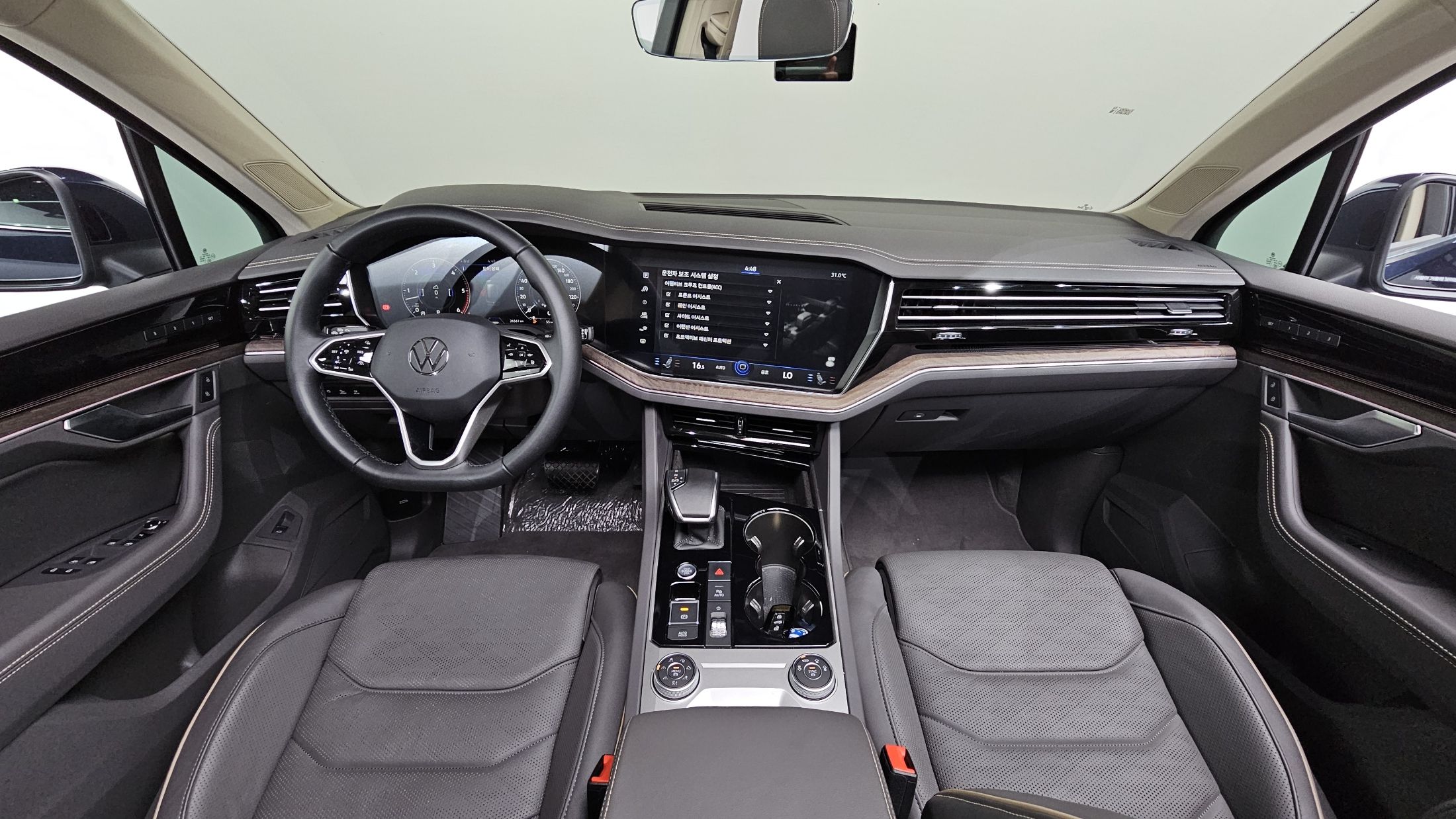 VOLKSWAGEN TOUAREG 2023