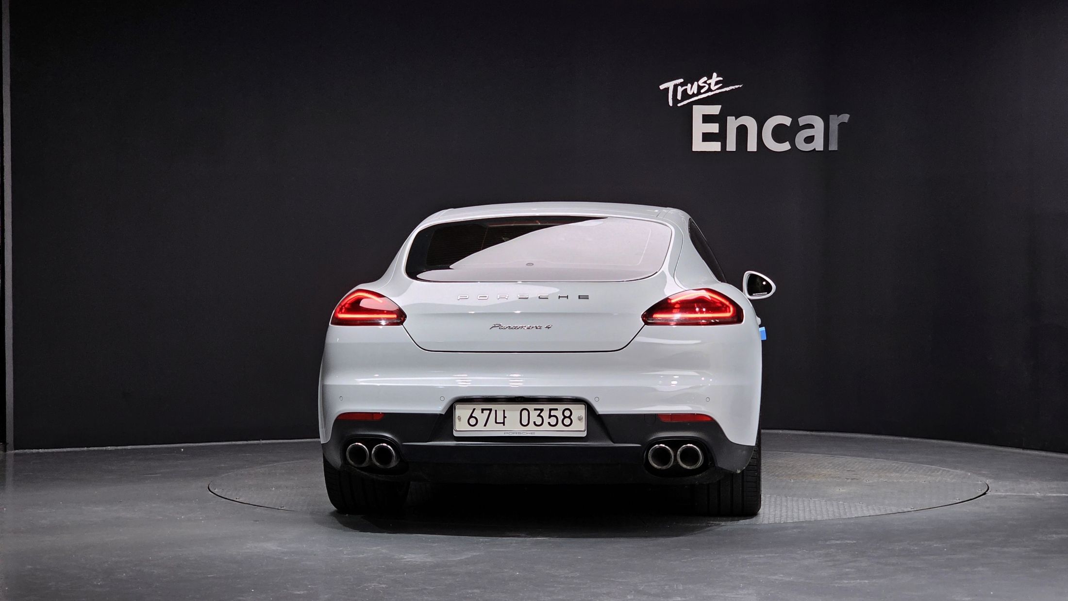 PORSCHE PANAMERA 2016