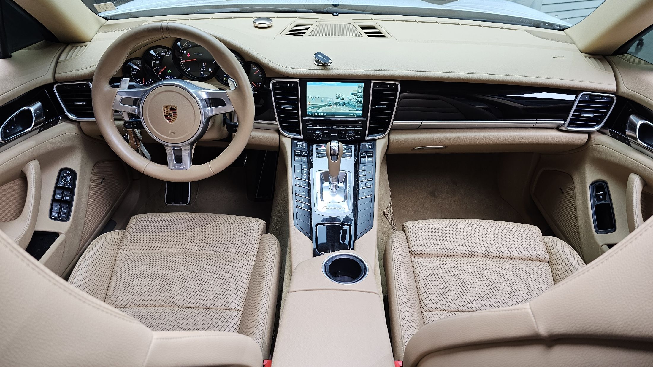 PORSCHE PANAMERA 2016
