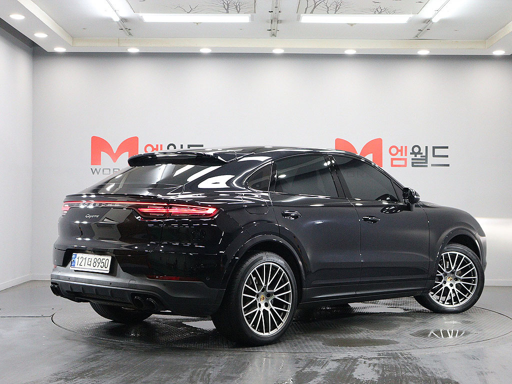 PORSCHE CAYENNE PO536 2022