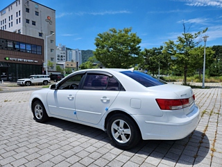 HYUNDAI NF SONATA TRANSFORM