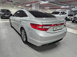 HYUNDAI GRANDEUR HG 2016
