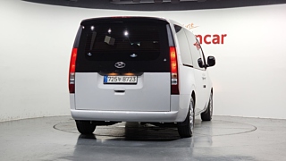 HYUNDAI STARIA 2023