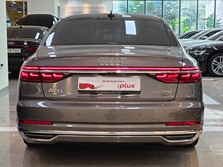 AUDI A8 D5 2021