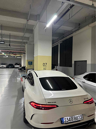 MERCEDES BENZ AMG GT 2021