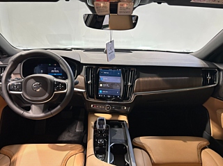 VOLVO S90  B5 2025