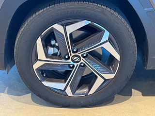 HYUNDAI TUCSON NX4 2023