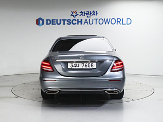 MERCEDES BENZ E-CLASS W213 2017