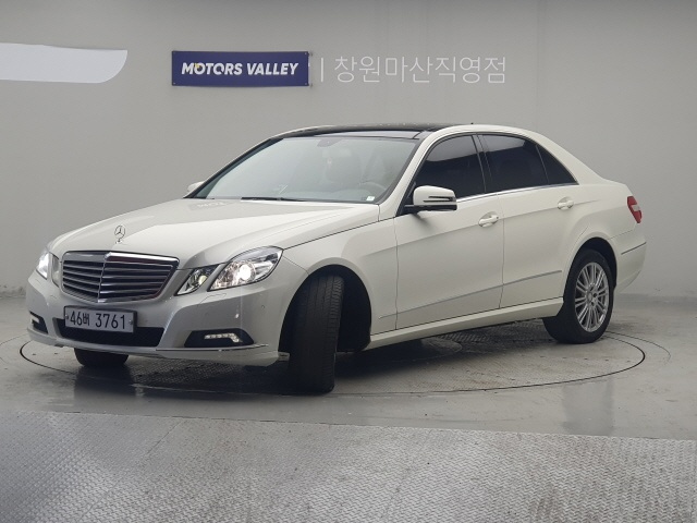 MERCEDES BENZ E-CLASS W212 2010
