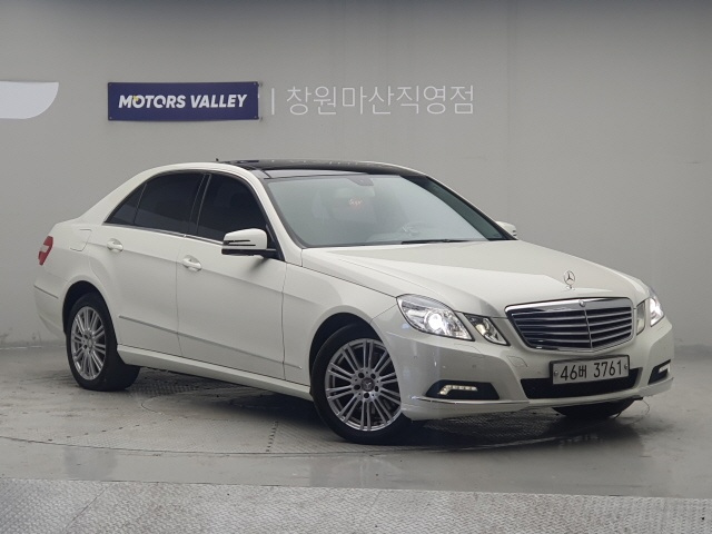 MERCEDES BENZ E-CLASS W212 2010