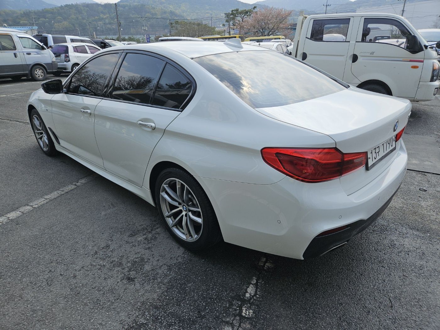 BMW 5-SERIES G30 2017