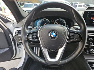 BMW 5-SERIES G30 2017
