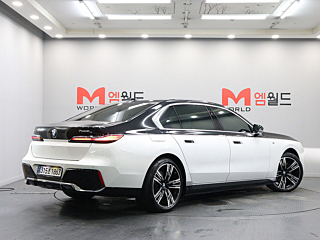 BMW 7-SERIES G70 2023