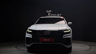 AUDI Q8 4M  2023