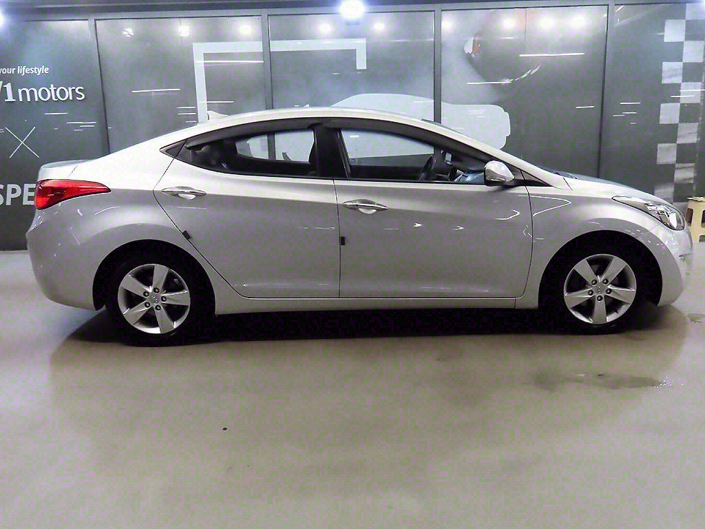 HYUNDAI AVANTE MD 2011