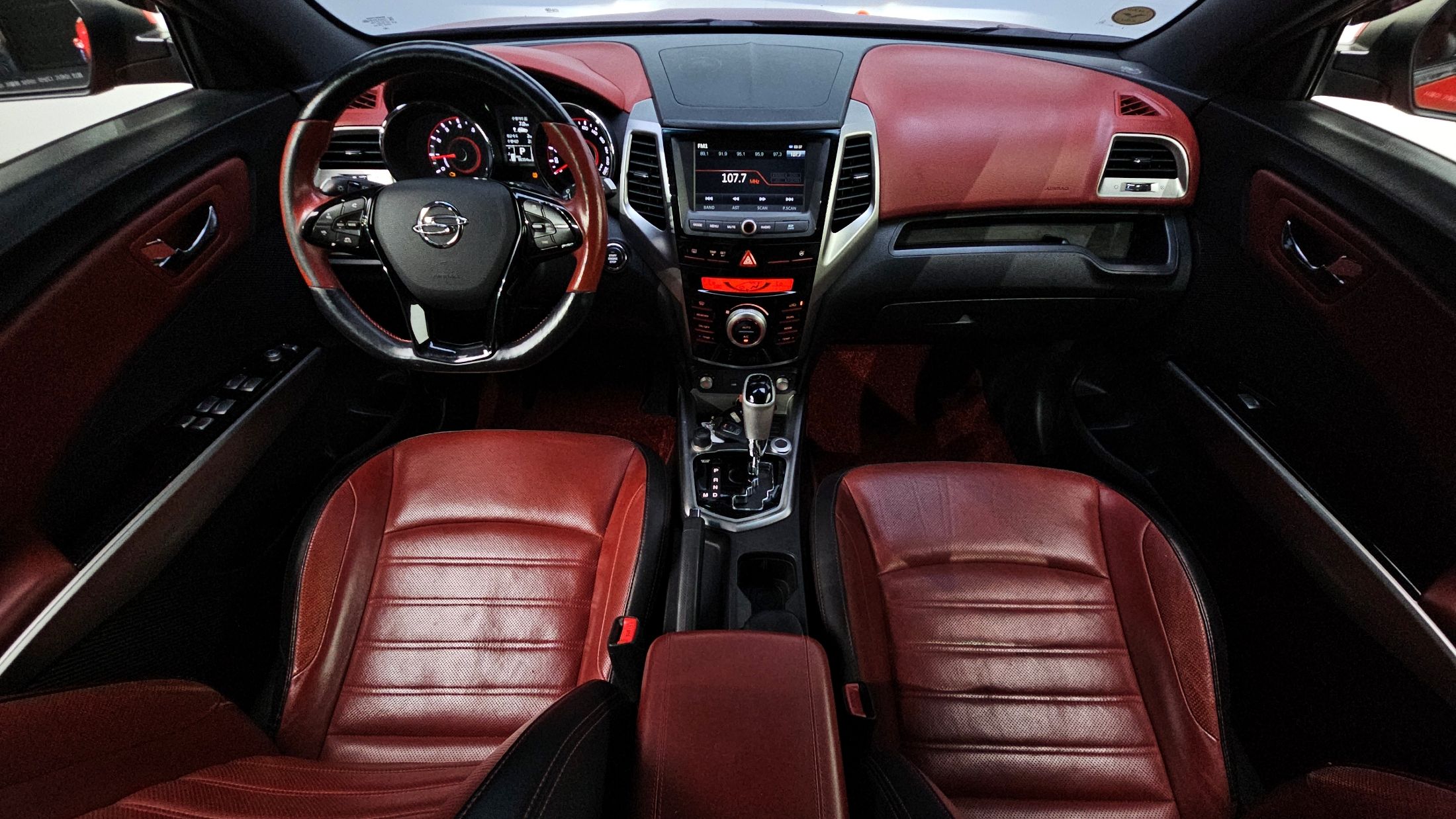 SSANGYONG TIVOLI 2015