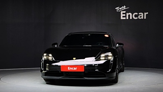 PORSCHE TAYCAN 2022
