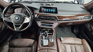 BMW 7-SERIES G11 2016