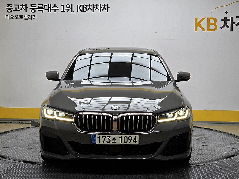 BMW 5-SERIES G30 2021