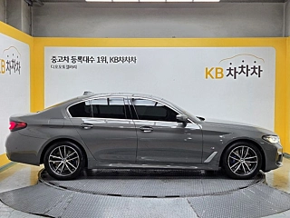 BMW 5-SERIES G30 2021