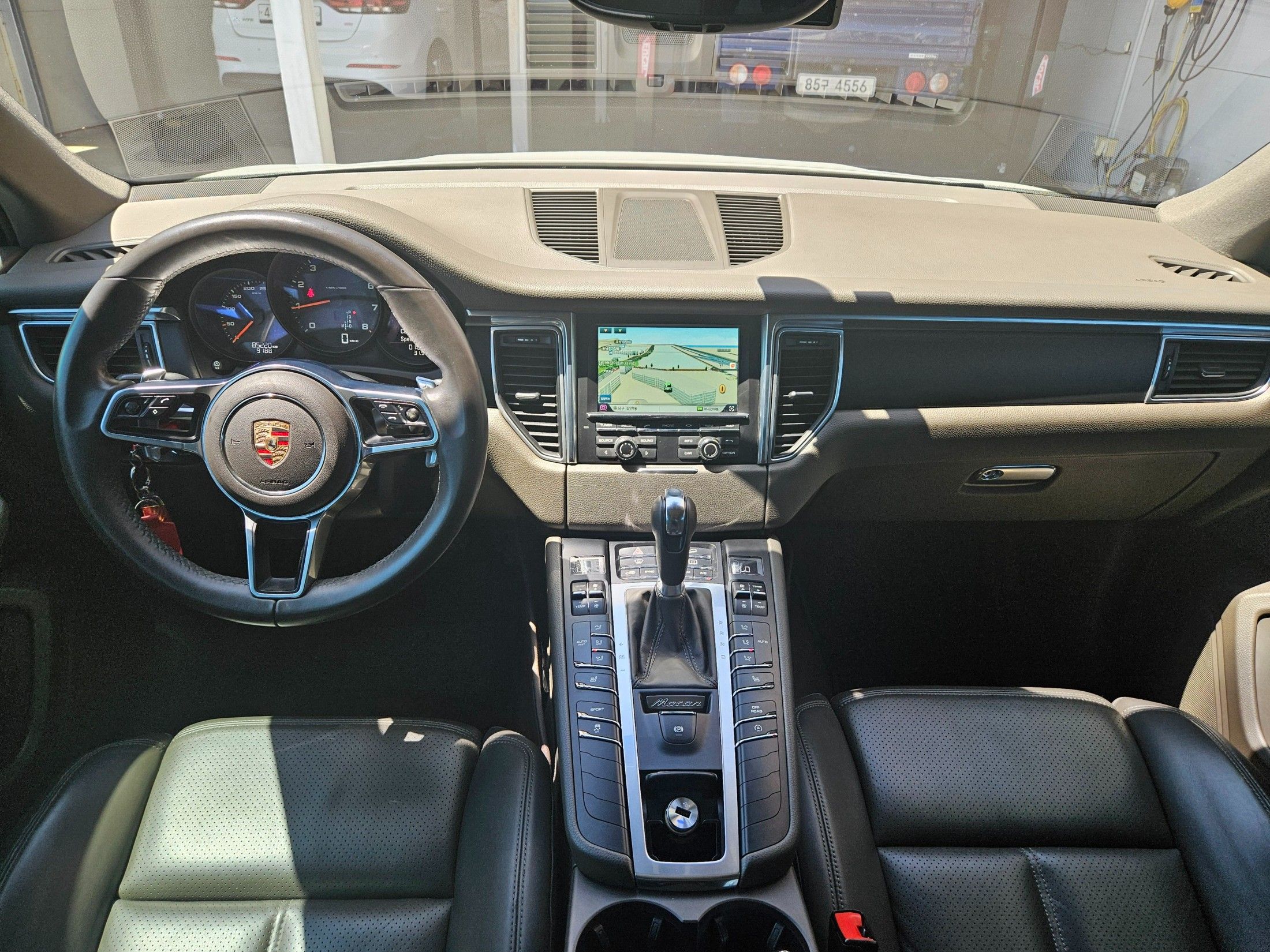 PORSCHE MACAN 2014