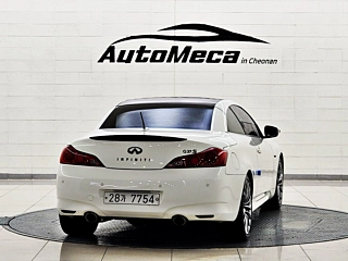 INFINITI G37 2011