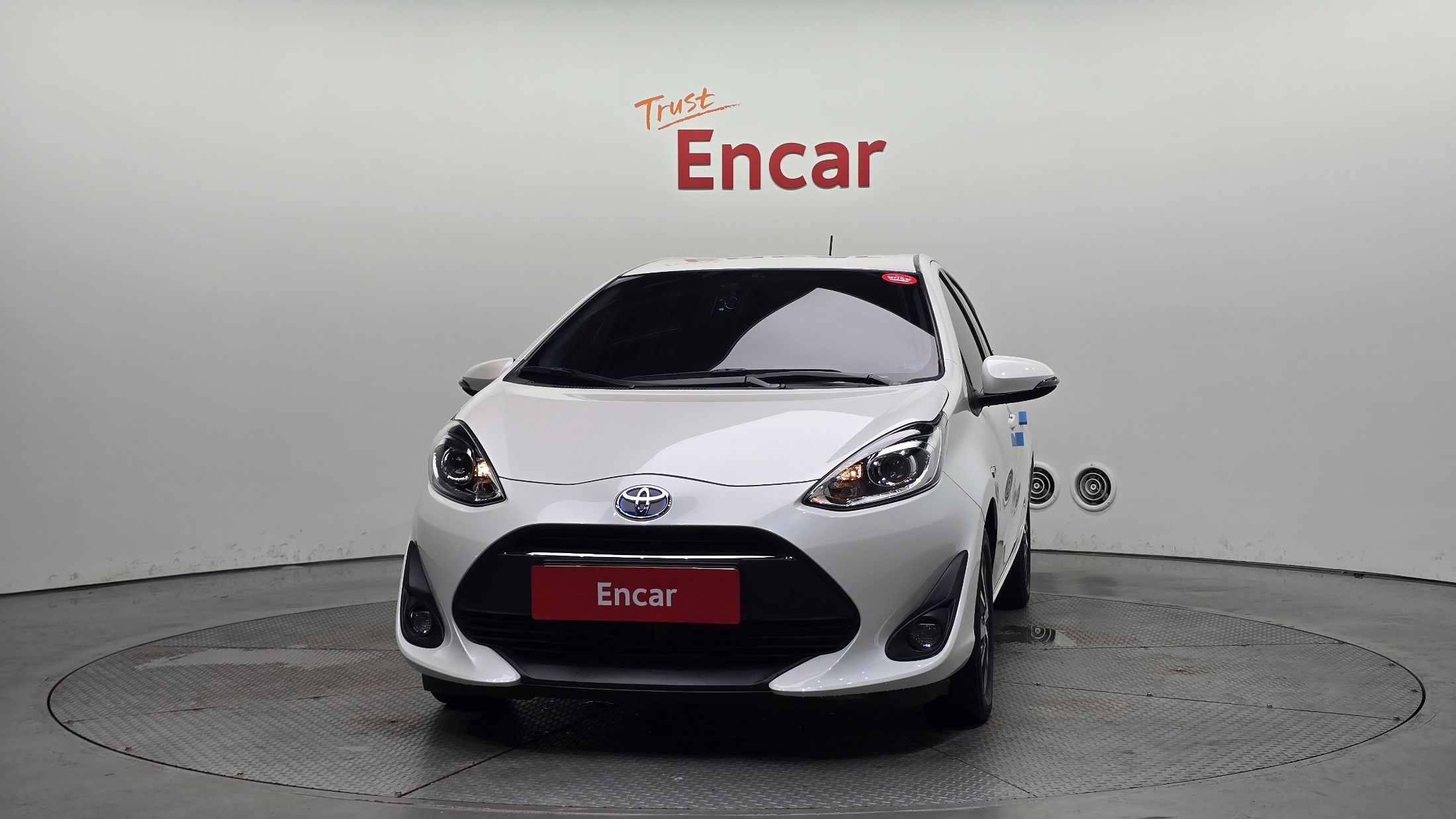 TOYOTA PRIUS C 2018