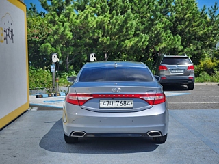 HYUNDAI GRANDEUR HG HYBRID 2016