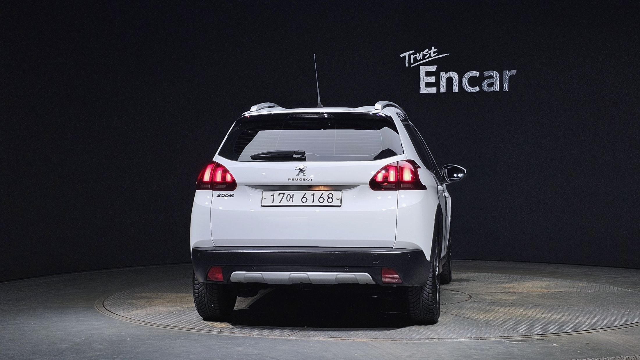 PEUGEOT 2008 2017