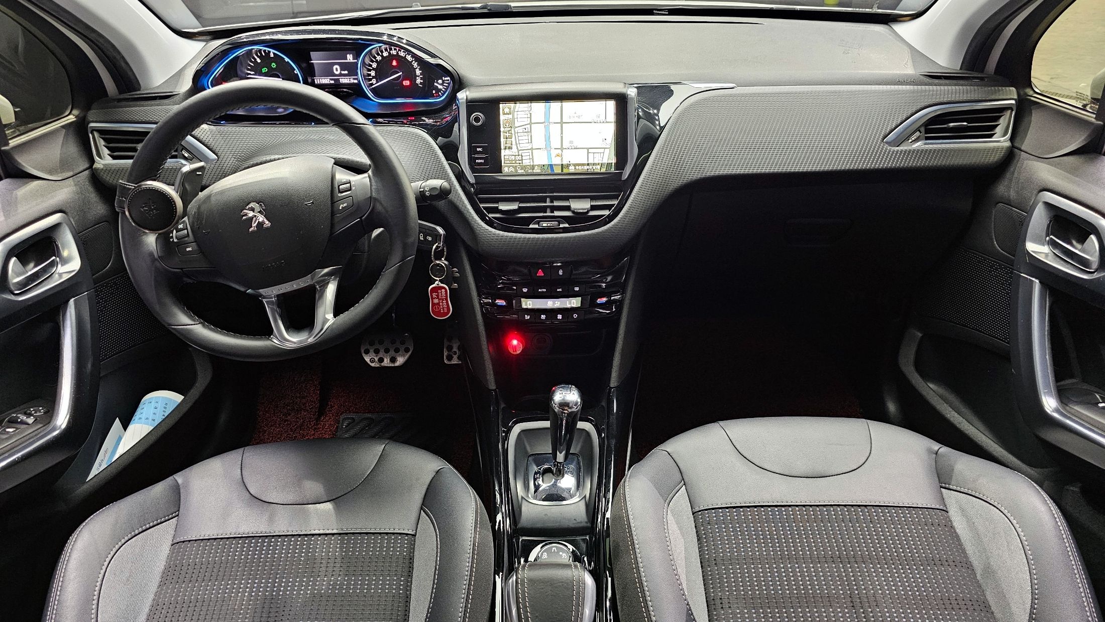 PEUGEOT 2008 2017