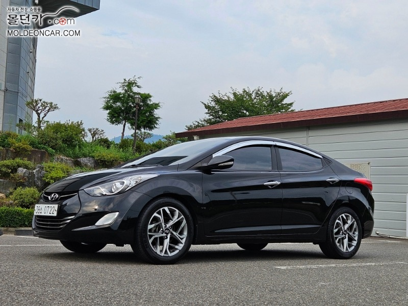 HYUNDAI AVANTE MD 2013