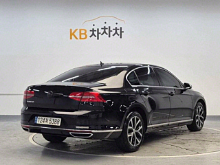 VOLKSWAGEN PASSAT GT B8 2018