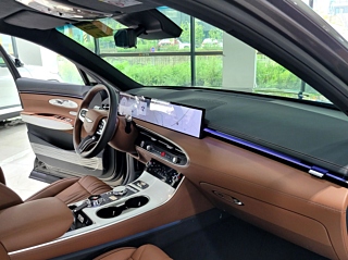 GENESIS GV70 2024