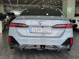 BMW 5-SERIES G60 2024