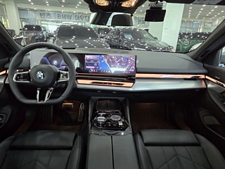 BMW 5-SERIES G60 2024
