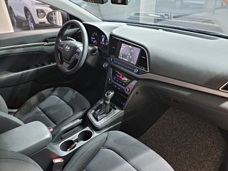 HYUNDAI AVANTE AD 2017