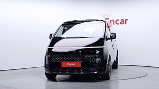 HYUNDAI STARIA 2025