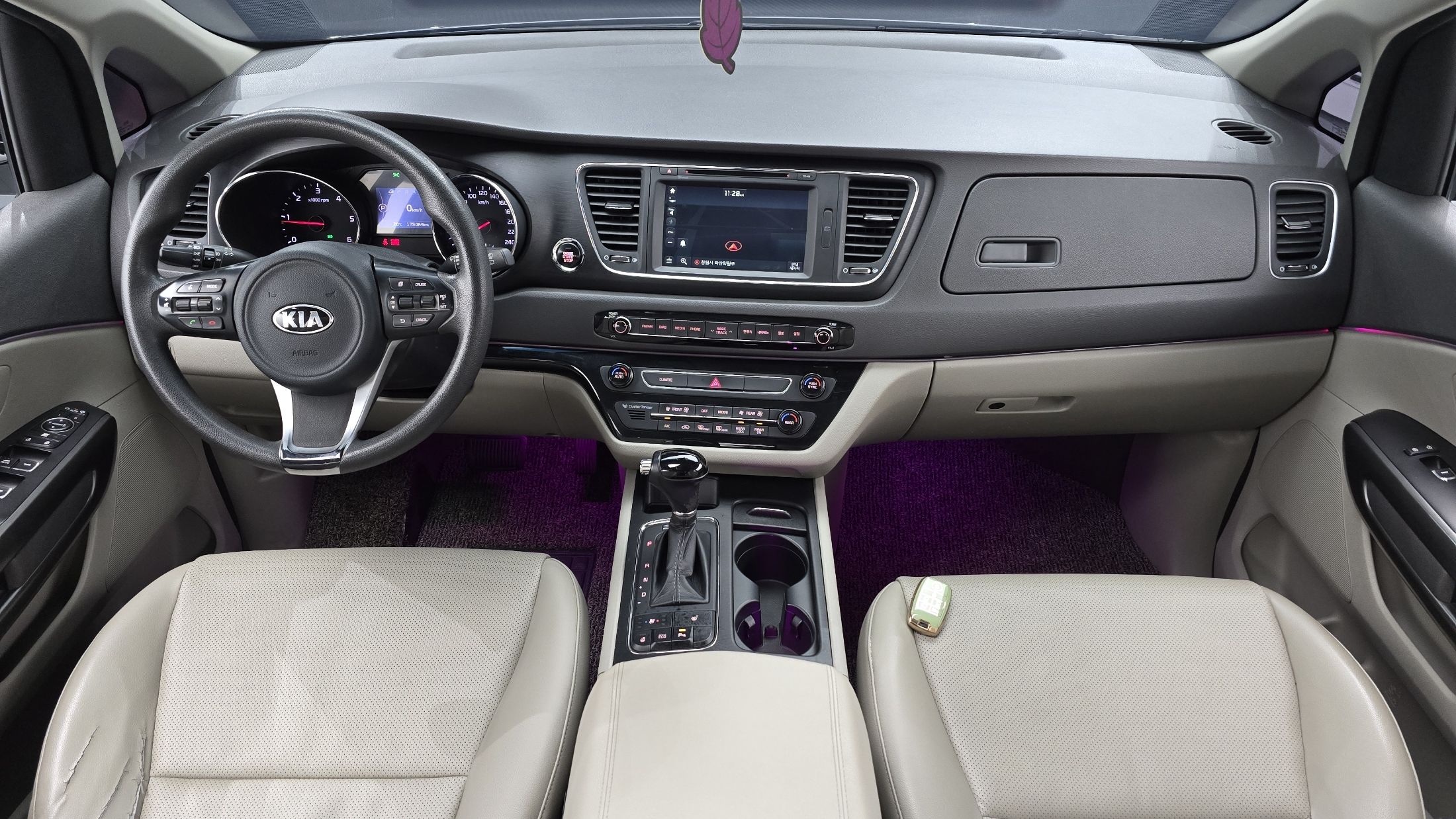 KIA CARNIVAL 2015