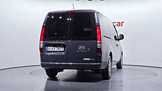 HYUNDAI STARIA 2025