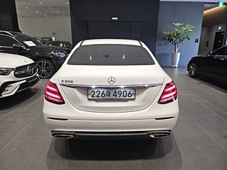 MERCEDES BENZ E-CLASS W213 2020