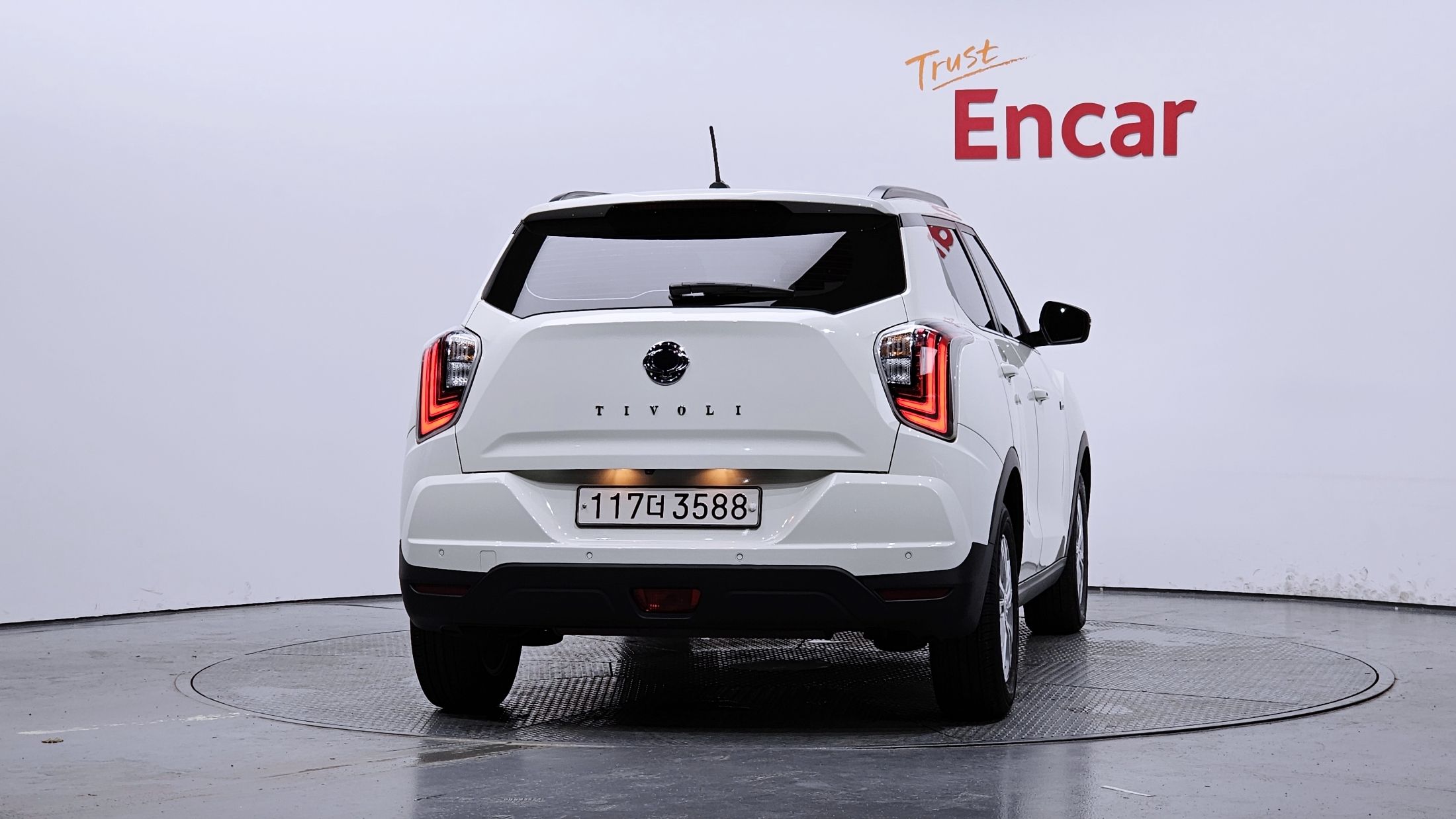 SSANGYONG TIVOLI VERY NEW 2020