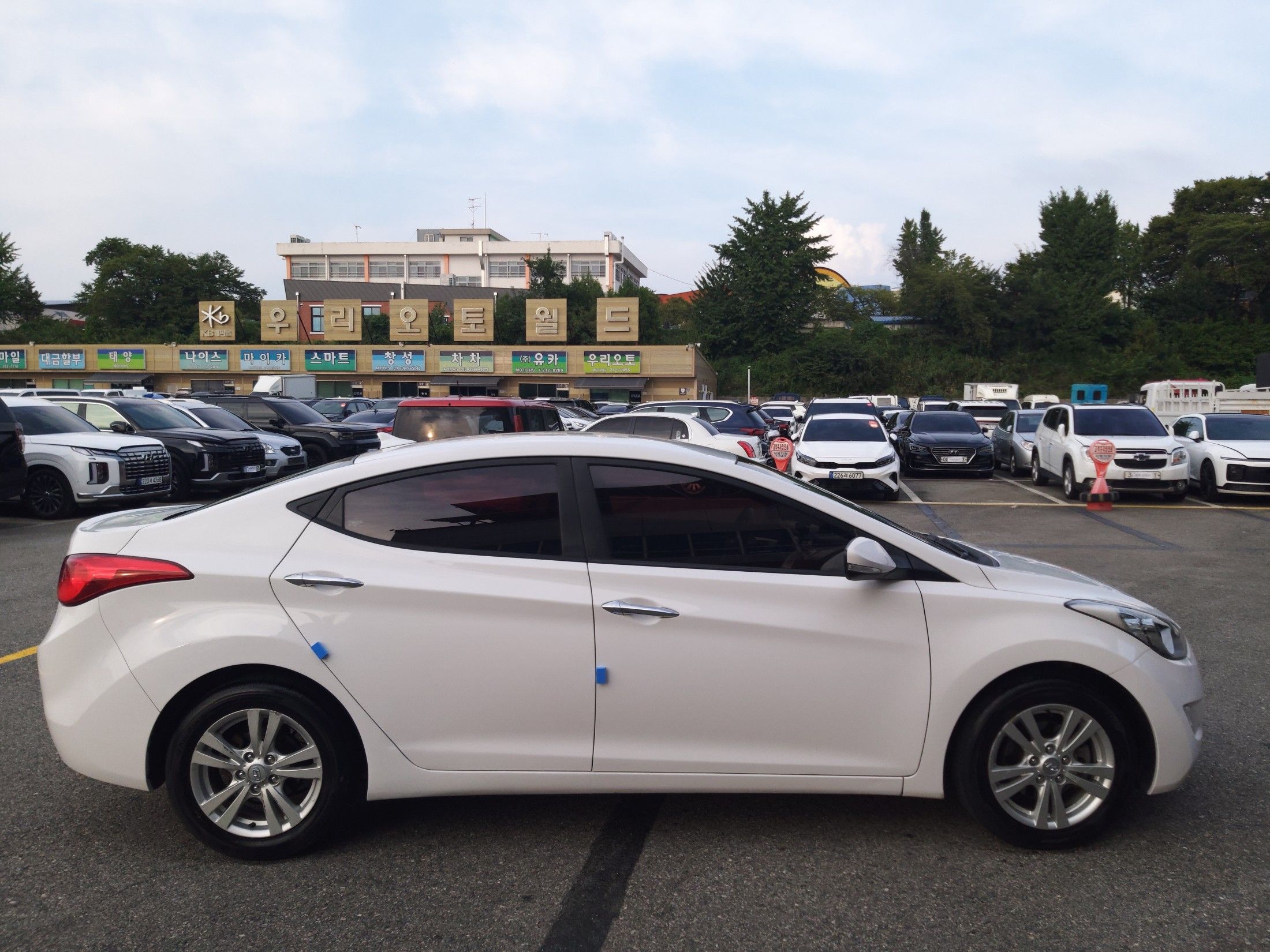 HYUNDAI AVANTE MD 2012