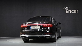 AUDI A8 D5 2021