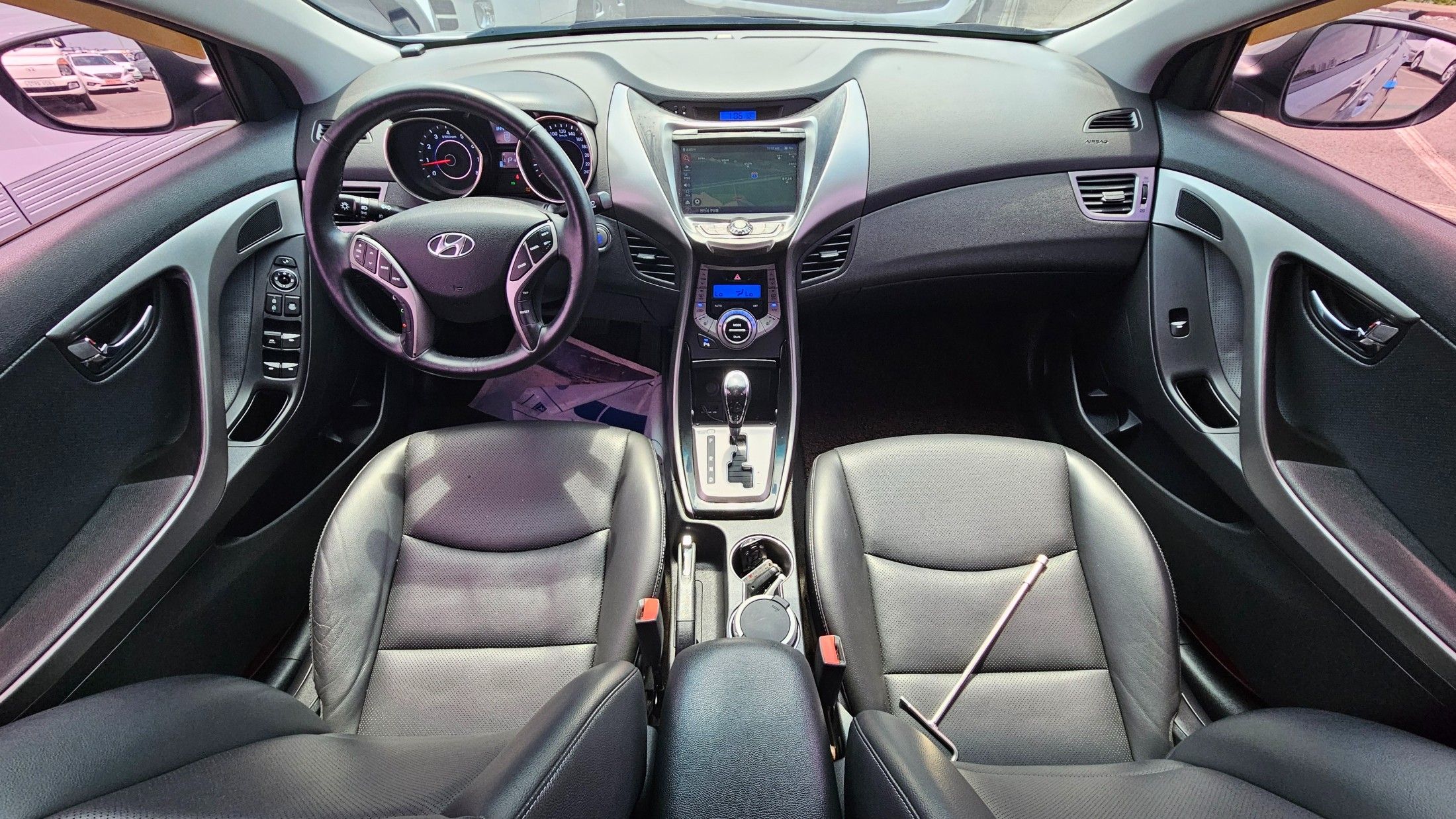 HYUNDAI AVANTE MD 2013