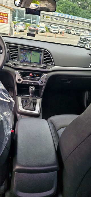 HYUNDAI AVANTE AD 2016