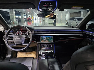 AUDI A8 D5 2021