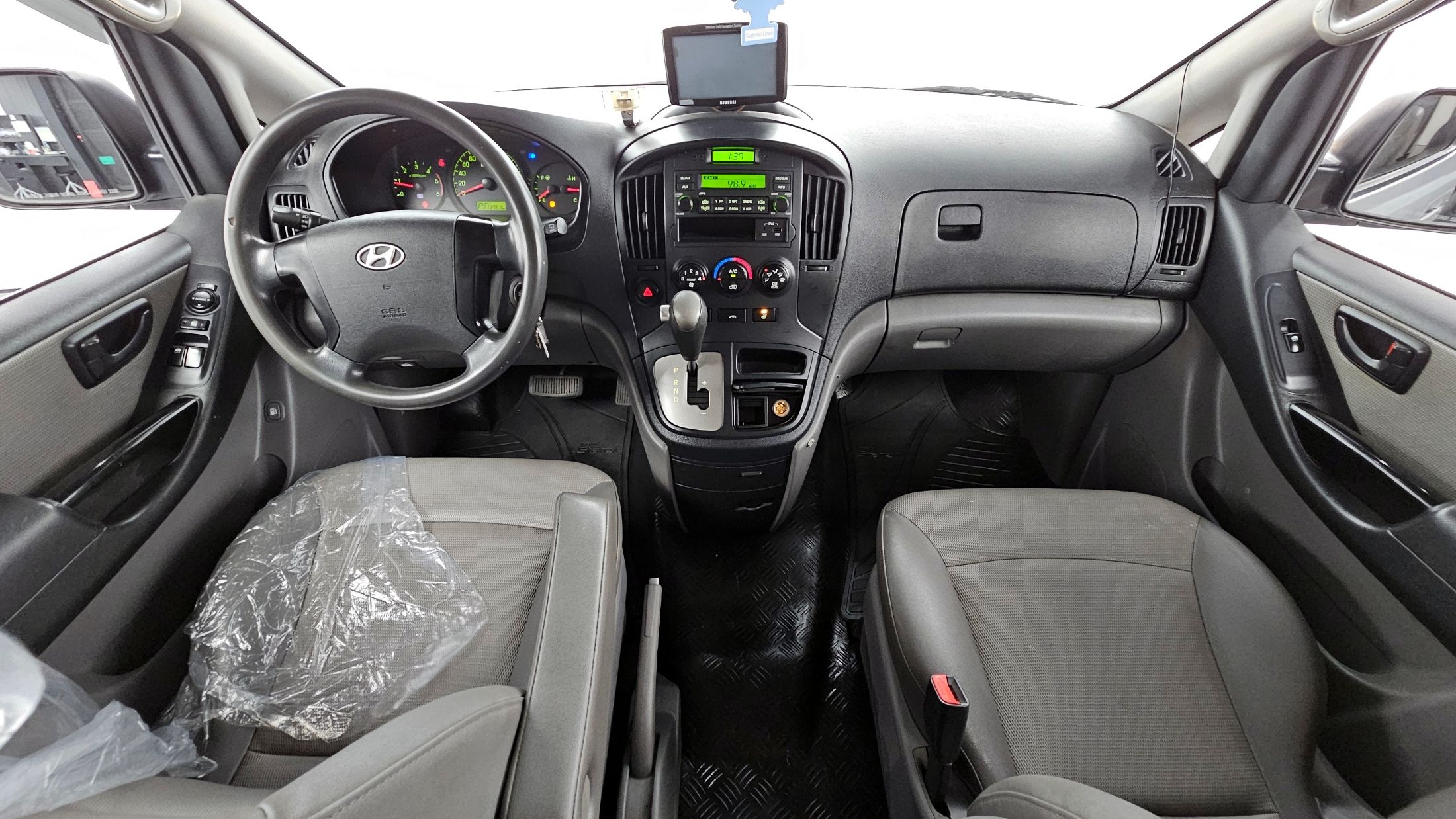 HYUNDAI STAREX GRAND 2011