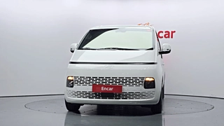 HYUNDAI STARIA 2025